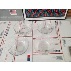 Vintage lot Of 4 Glass Bowls 7.5" Diamond Vines Fluted Edges #83